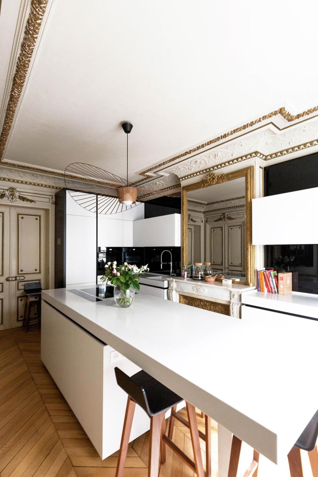 Veeve - Classical Features In The 9th Appartement Parijs